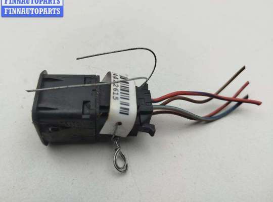 купить Кнопка открывания лючка топливного бака на Volkswagen Passat B5