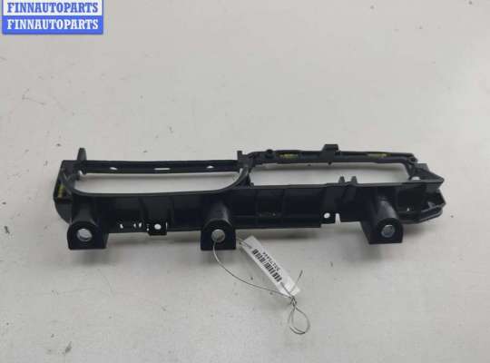 купить Ручка двери внутренняя передняя левая на Volkswagen Passat B5