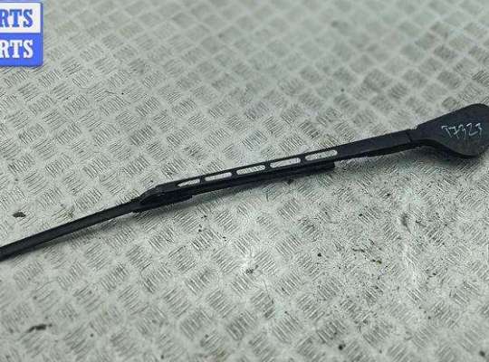 купить Щеткодержатель (поводок стеклоочистителя) передний на Mercedes C-Class W203 (2000-2006)