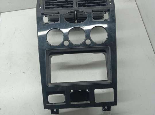 Рамка магнитолы FO1865101 на Ford Mondeo III (2000-2007)