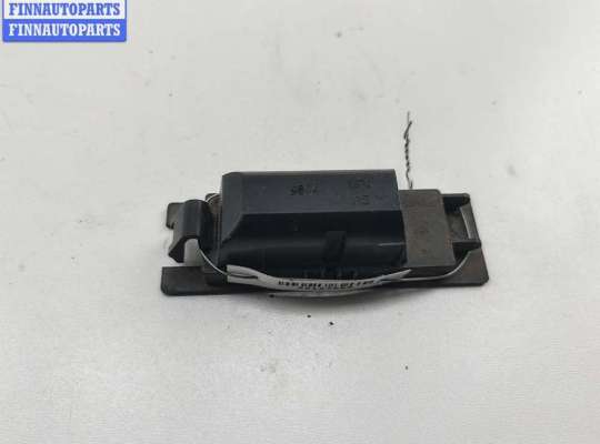 Планка подсветки номера на Opel Zafira B