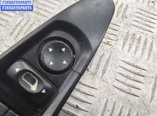 купить Блок кнопок управления стеклоподъемниками на Citroen C4 (2004-2010)