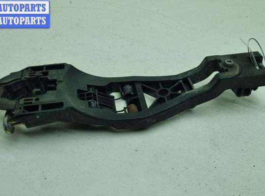 купить Корпус (держатель) ручки двери задней правой на Skoda Superb mk1 (B5)