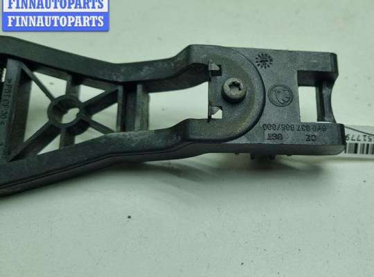 купить Корпус (держатель) ручки двери задней правой на Skoda Superb mk1 (B5)