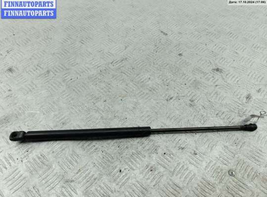 Амортизатор капота VG1380707 на Volkswagen Golf-4