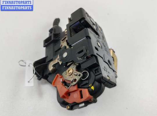 купить Замок двери задней левой на Audi A4 B6 (2001-2004)