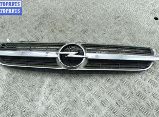 купить Решетка радиатора на Opel Vectra C (2002-2008)