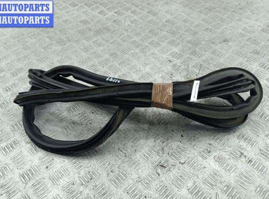 купить Уплотнитель крышки (двери) багажника на Volkswagen Passat B6