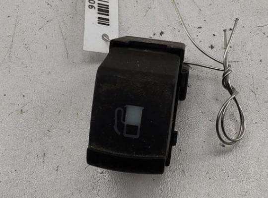 купить Кнопка открывания лючка топливного бака на Volkswagen Passat B5+ (GP)