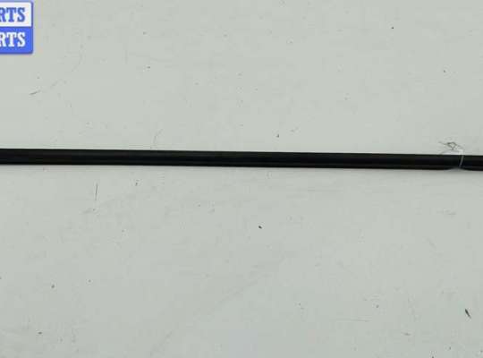 купить Молдинг стекла двери задней правой наружный на Volkswagen Sharan (1995-2000)