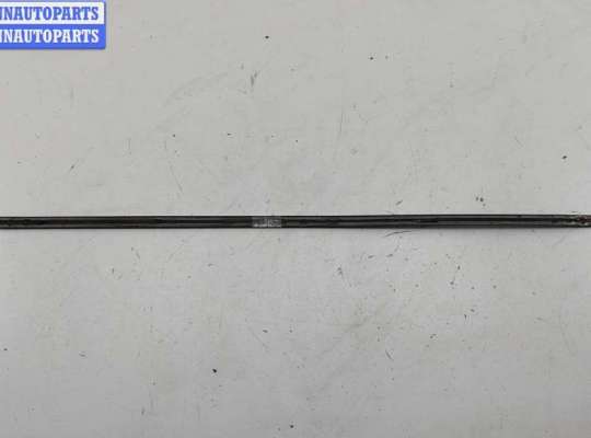 купить Молдинг двери передней правой на Volkswagen Passat B6