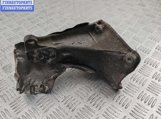 купить Кронштейн двигателя опорный на Volkswagen Golf-3