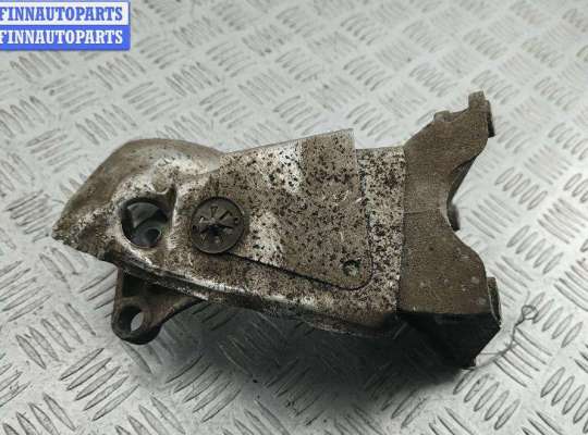 купить Кронштейн двигателя опорный на Volkswagen Golf-3