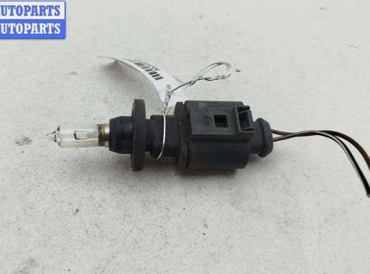 Купить Патрон лампы указателя поворота на Volkswagen Passat B6 Патрон лампы указателя поворота VG2712496 на Volkswagen Passat B6