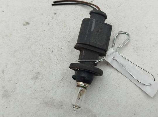 купить Патрон лампы указателя поворота на Volkswagen Passat B6