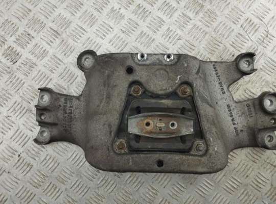 купить Кронштейн КПП опорный на Audi A6 C6 (2004-2011)