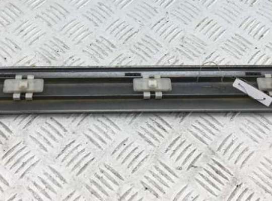 купить Молдинг двери задней правой на Mercedes C-Class W203 (2000-2006)