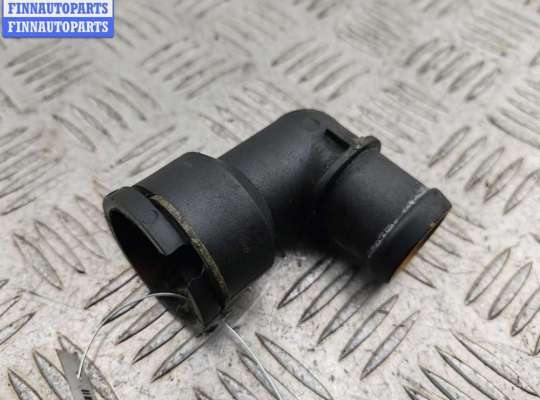 купить Фланец (тройник) системы охлаждения на Volkswagen Golf-3