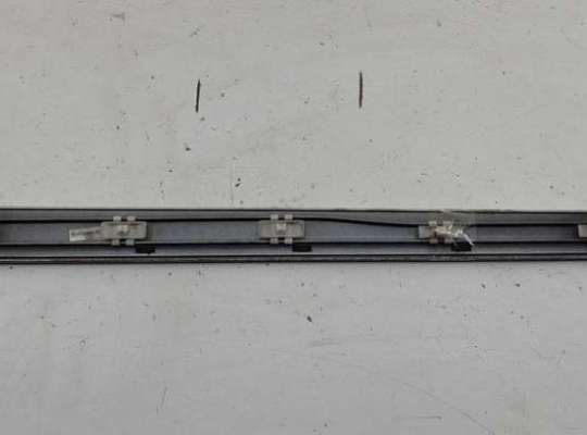 купить Молдинг двери передней правой на Mercedes C-Class W203 (2000-2006)