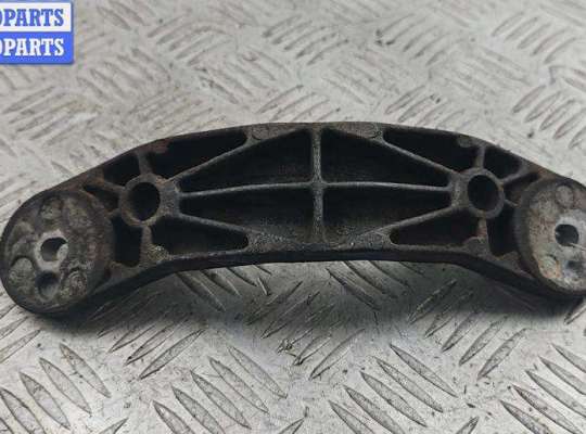 купить Кронштейн КПП опорный на BMW 5 E39 (1995-2003)