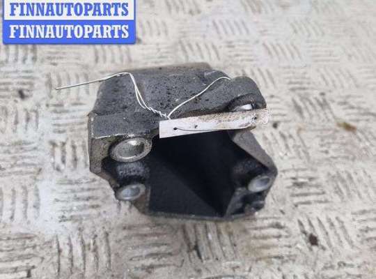 купить Кронштейн двигателя опорный на Volkswagen Passat B5