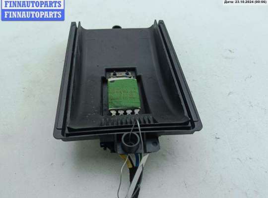 Резистор (сопротивление) отопителя на Volkswagen Golf IV (1J)