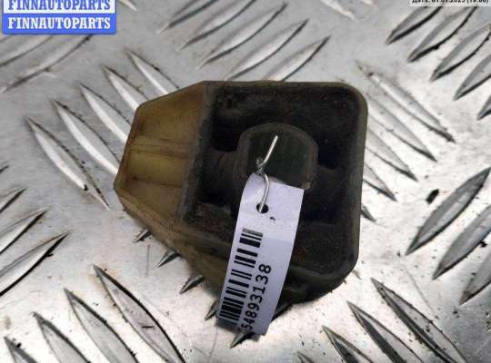 купить Кронштейн радиатора на Volkswagen Golf-4