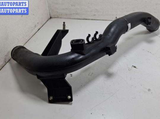 Патрубок интеркулера VG2571975 на Volkswagen Passat B5