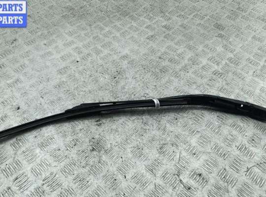 купить Щеткодержатель (поводок стеклоочистителя) передний на Audi A4 B6 (2001-2004)