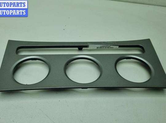 Купить Накладка декоративная на торпедо на Volkswagen Passat B6 Накладка декоративная на торпедо VG2587865 на Volkswagen Passat B6