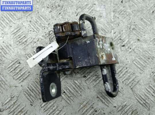 купить Петля двери передней левой на Volkswagen Passat B6