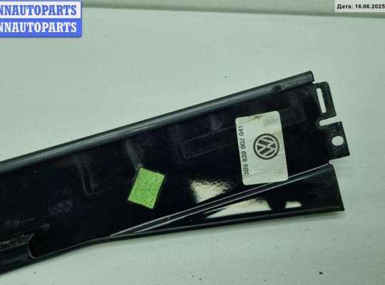 купить Накладка двери задней правой на Volkswagen Passat B5+ (GP)