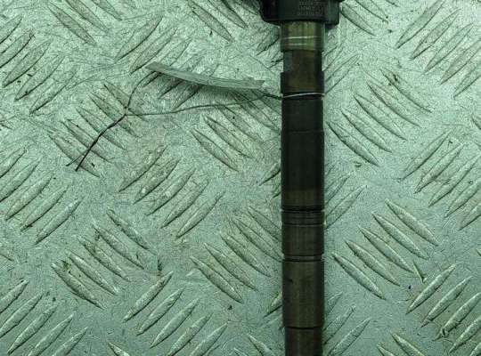 Форсунка топливная VG2706858 на Volkswagen Passat B6