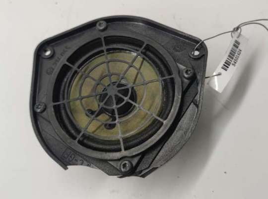 купить Динамик двери задней правой на Audi A8 D2 (1994-2002)