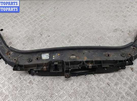 Рамка передняя (панель кузовная, телевизор) RN1488081 на Renault Scenic II (2003-2009)