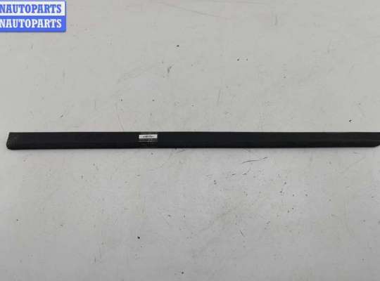 купить Молдинг двери передней правой на Volkswagen Passat B6