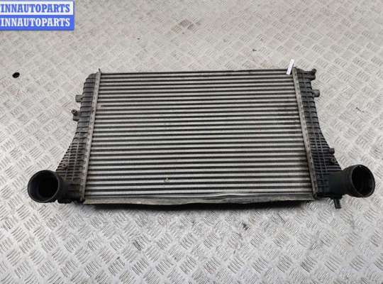 Радиатор интеркулера VG2718347 на Volkswagen Passat B6