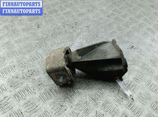 купить Кронштейн КПП опорный на Volkswagen Passat B5