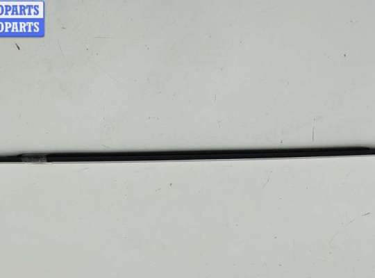 Молдинг стекла двери задней правой наружный VG2677261 на Volkswagen Passat B5+ (GP)