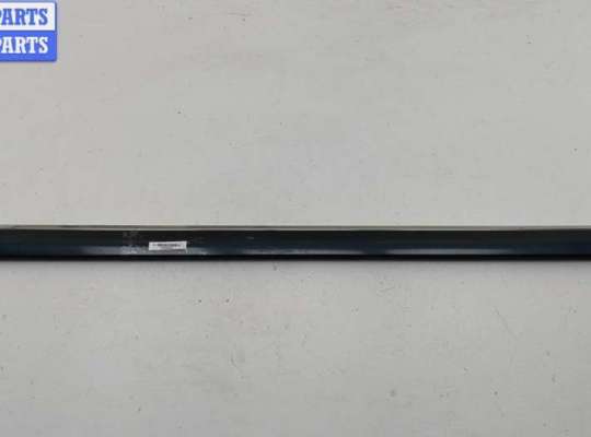 Купить Молдинг двери передней левой на Mercedes C-Class W202 (1993-2000) Молдинг двери передней левой MB1682361 на Mercedes C-Class W202 (1993-2000)