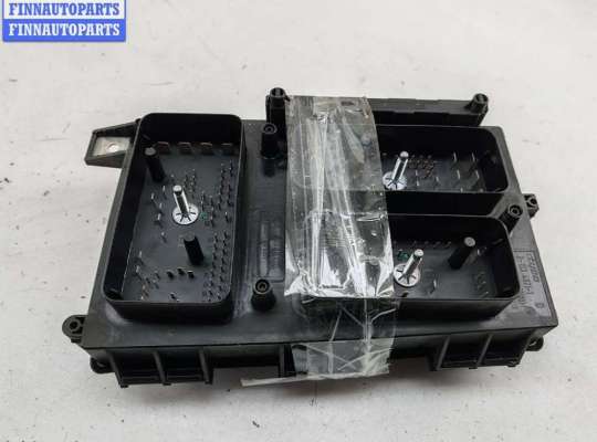 Блок предохранителей OP2400263 на Opel Zafira B (2004-2014)