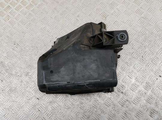 купить Корпус воздушного фильтра на Audi A4 B5 (1994-2001)