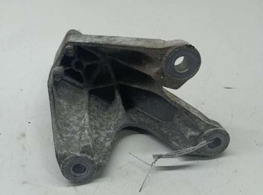купить Кронштейн КПП опорный на Ford Focus I (1998-2005)