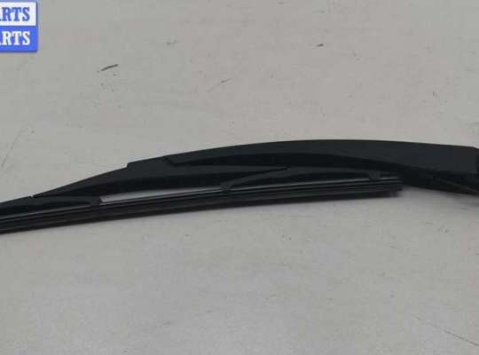 Поводок дворника на Peugeot 307