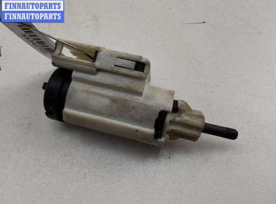 Датчик (включатель) стоп-сигнала AU1704987 на Audi A4 B6 (2001-2004)