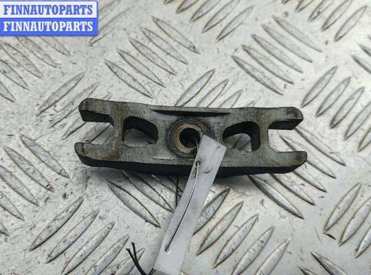 купить Скоба (кронштейн) крепления форсунки на Volkswagen Golf-6