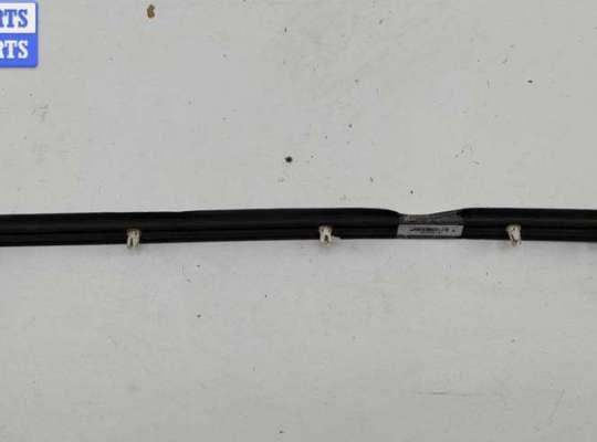 купить Уплотнитель двери задней левой на Mercedes E-Class W210 (1995-2002)