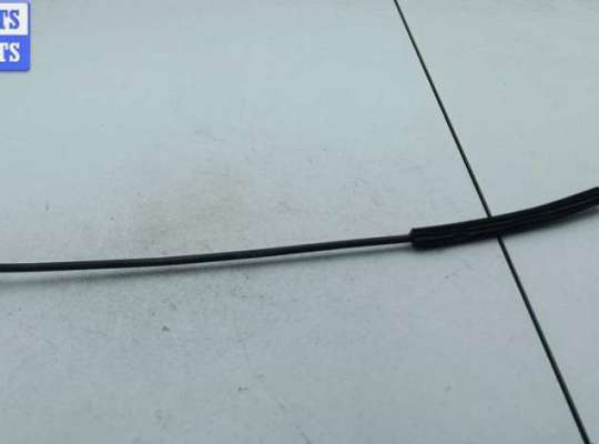 Трос капота на Volkswagen Passat B6 (3C)