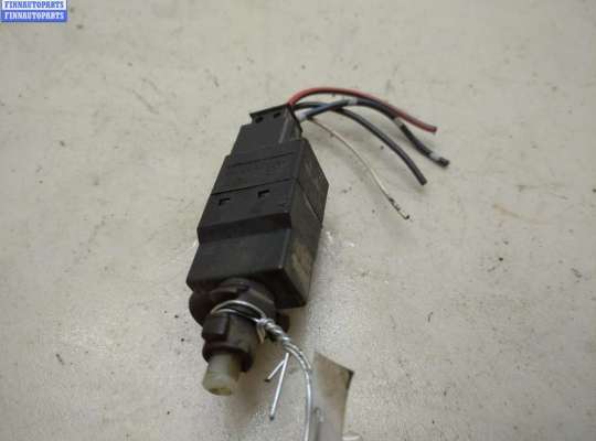 купить Датчик (включатель) стоп-сигнала на Mercedes Sprinter W901-W905 (1995-2006)