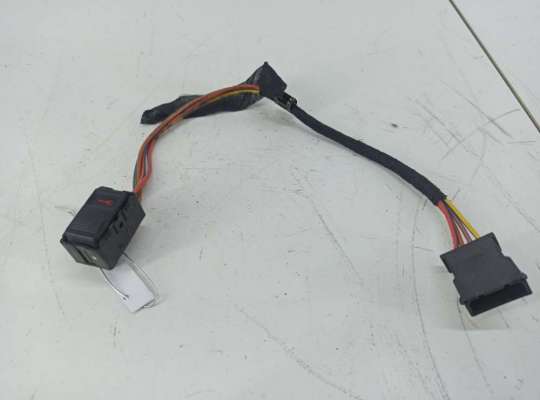 Кнопка центрального замка AU1074203 на Audi A4 B5 (1994-2001)